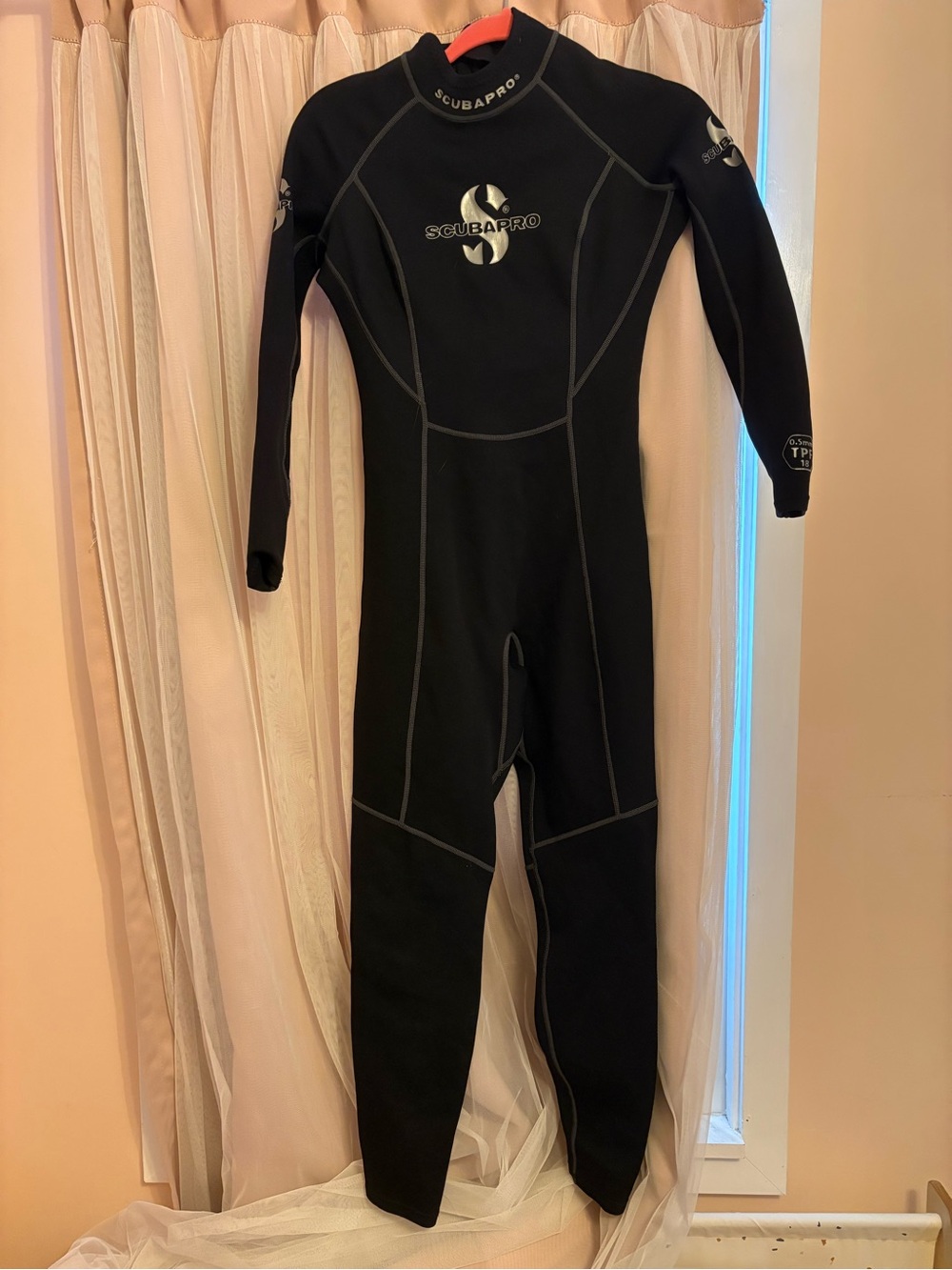 Scuba Pro Woman’s Neoprene Wetsuit Size Small 0.5 Long Sleeve Full Length